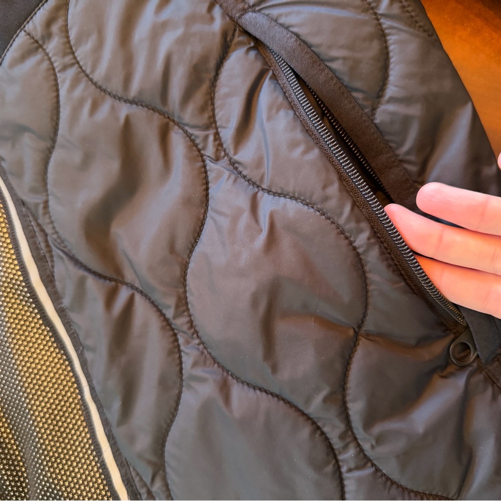 Tumi Black Quilted Puffer Jacket men S - Picture 4 of 11
